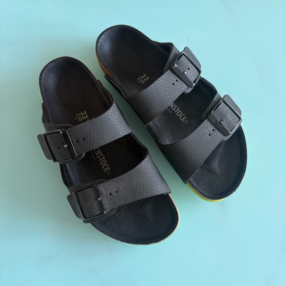 Birkenstock Arizona kids black and lime green sandals size 33 (2 / 2.5)